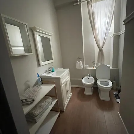 Tomis Apartament *